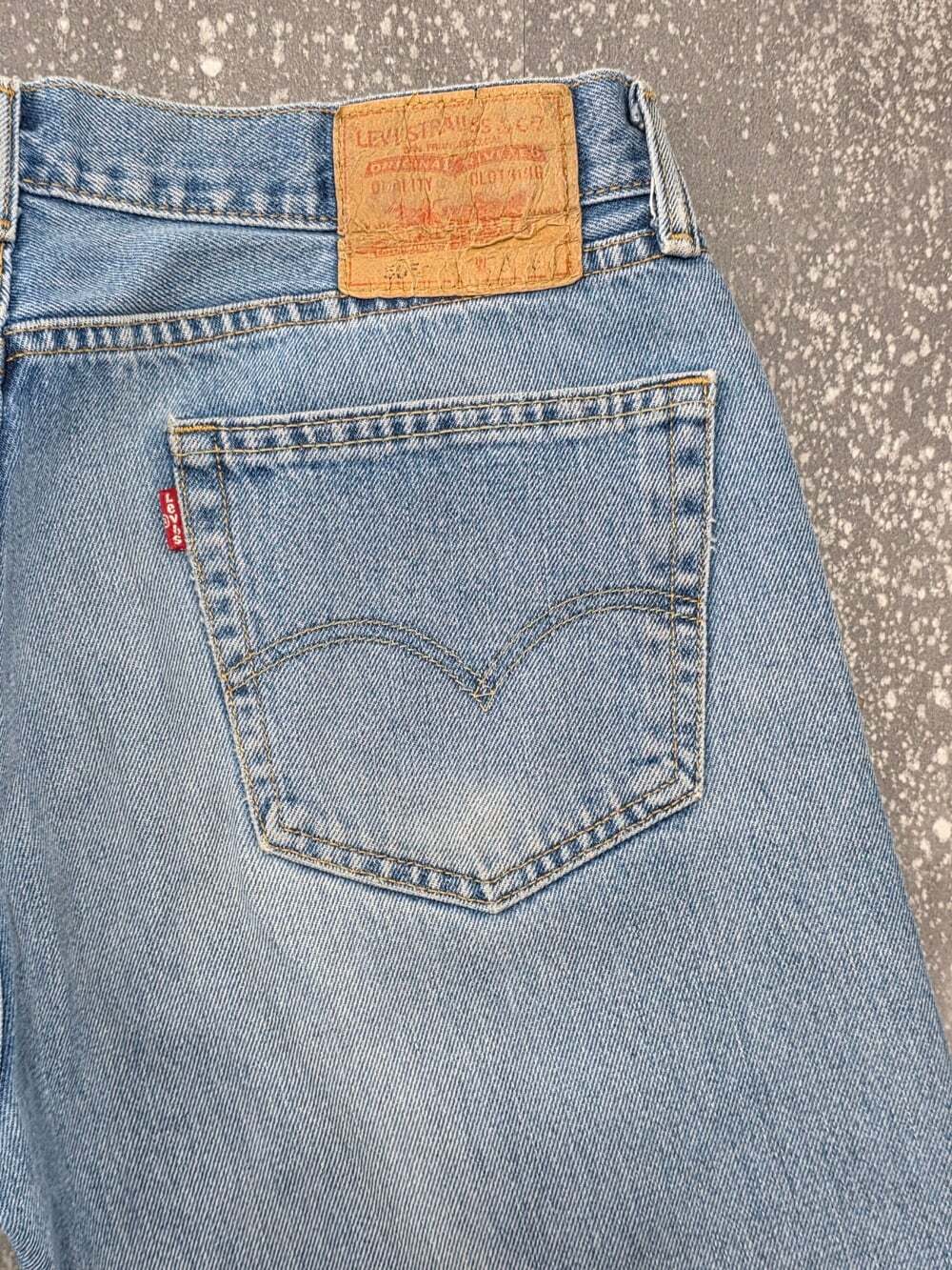 Vintage 90s Levi's Light Blue Classic Straight Jeans - Picture 8 of 10